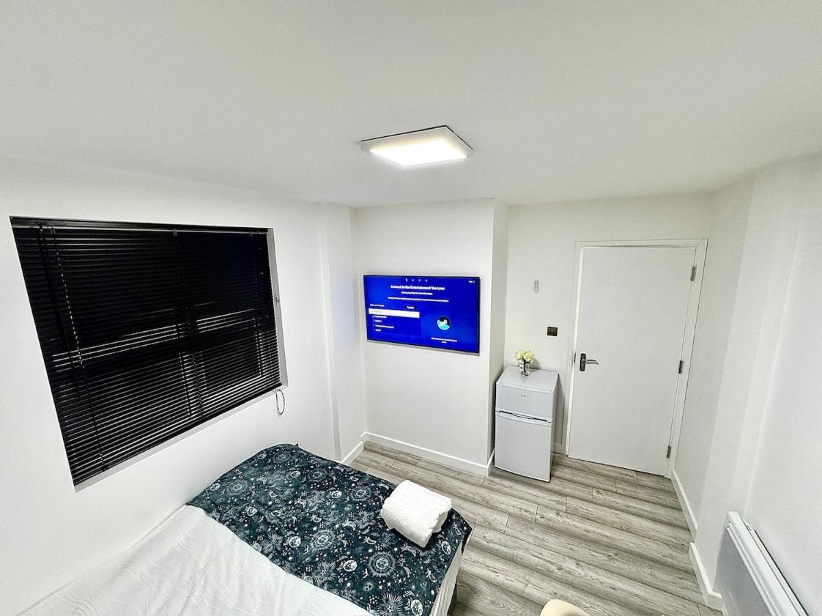 1 Bed Brand New In Mk Apartment Great Linford